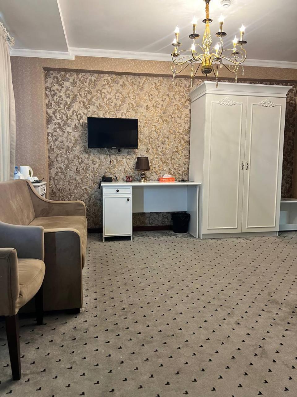 Orzu Hotel Namangan Exteriör bild