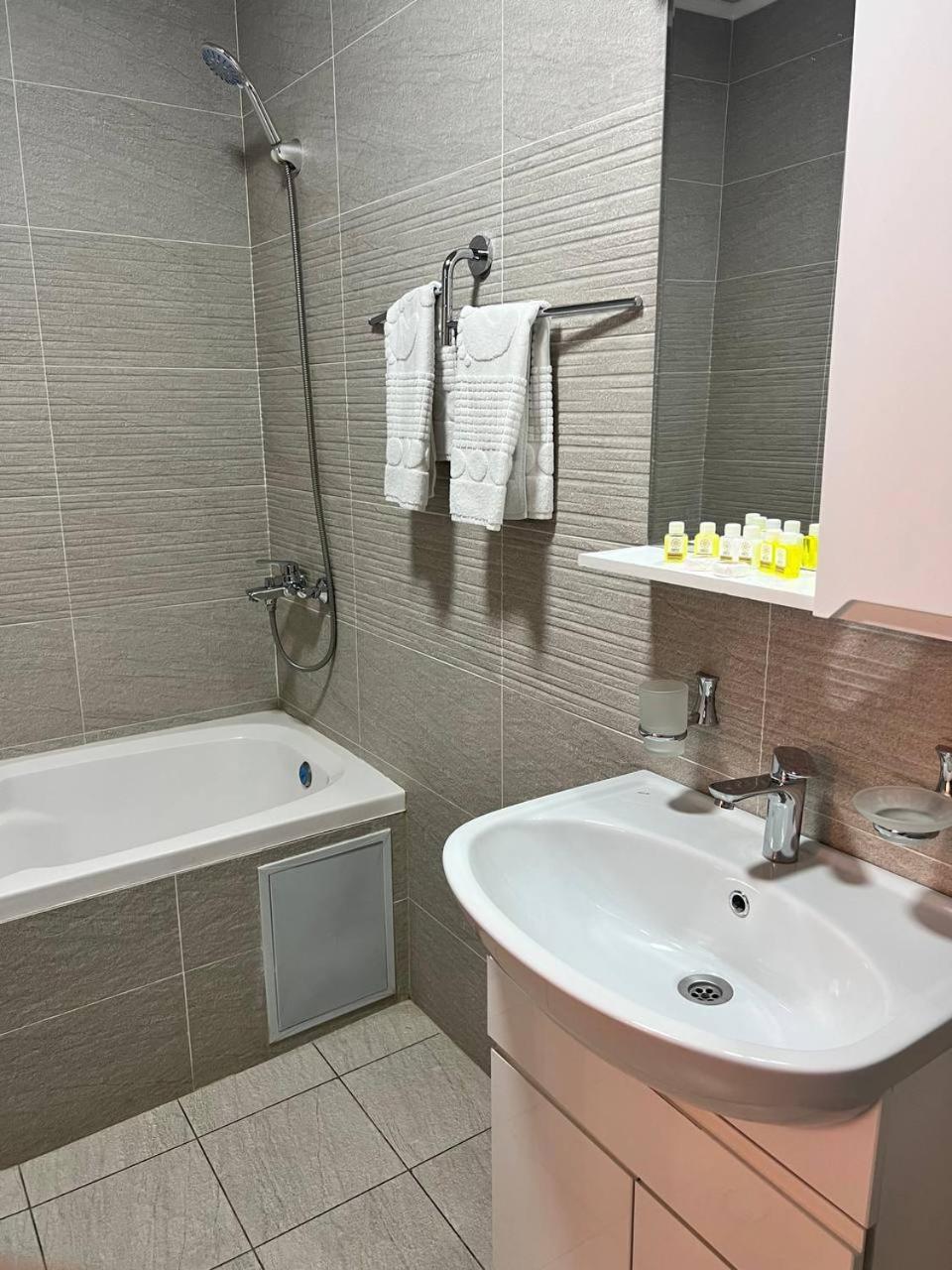 Orzu Hotel Namangan Exteriör bild