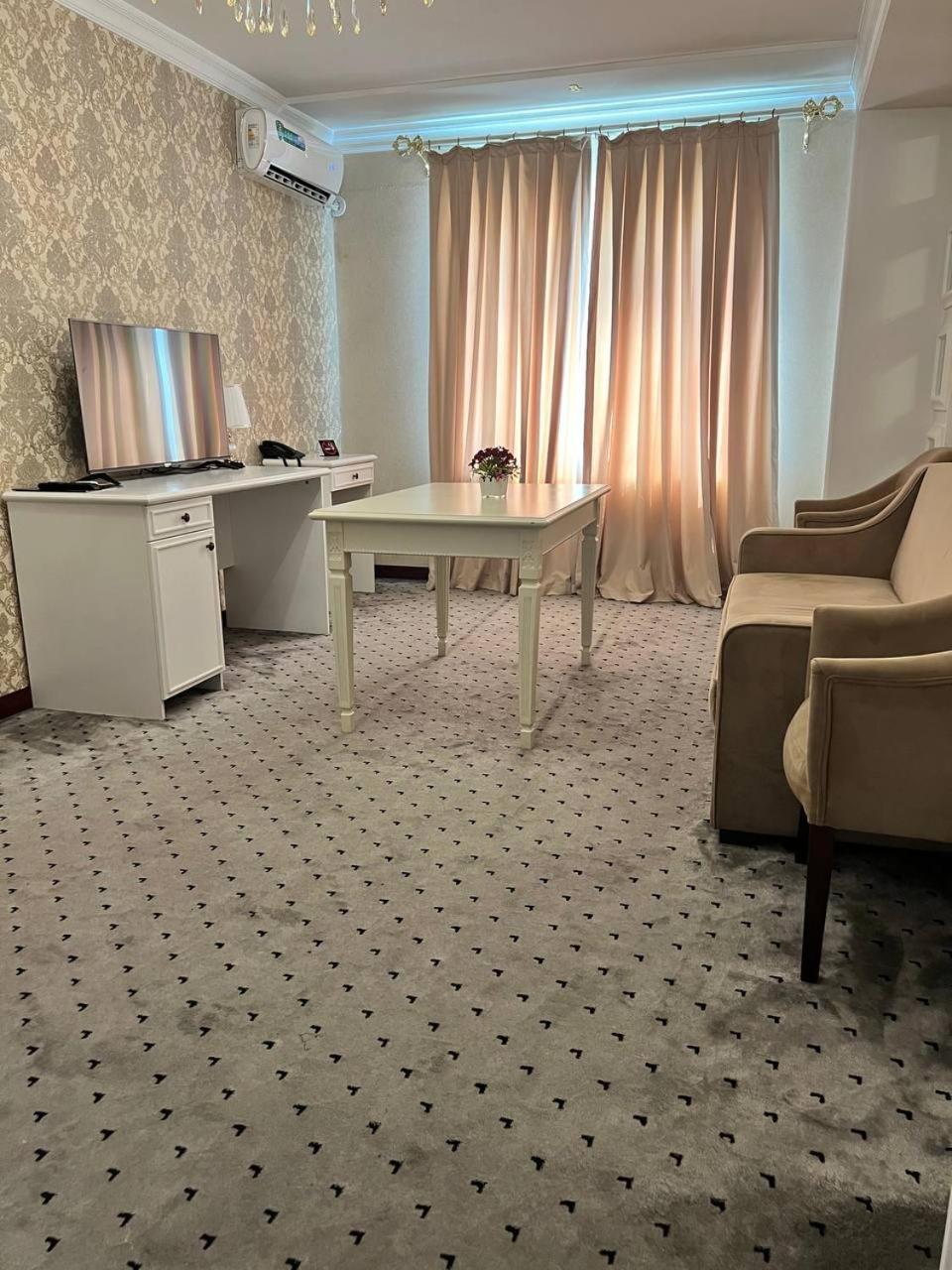 Orzu Hotel Namangan Exteriör bild
